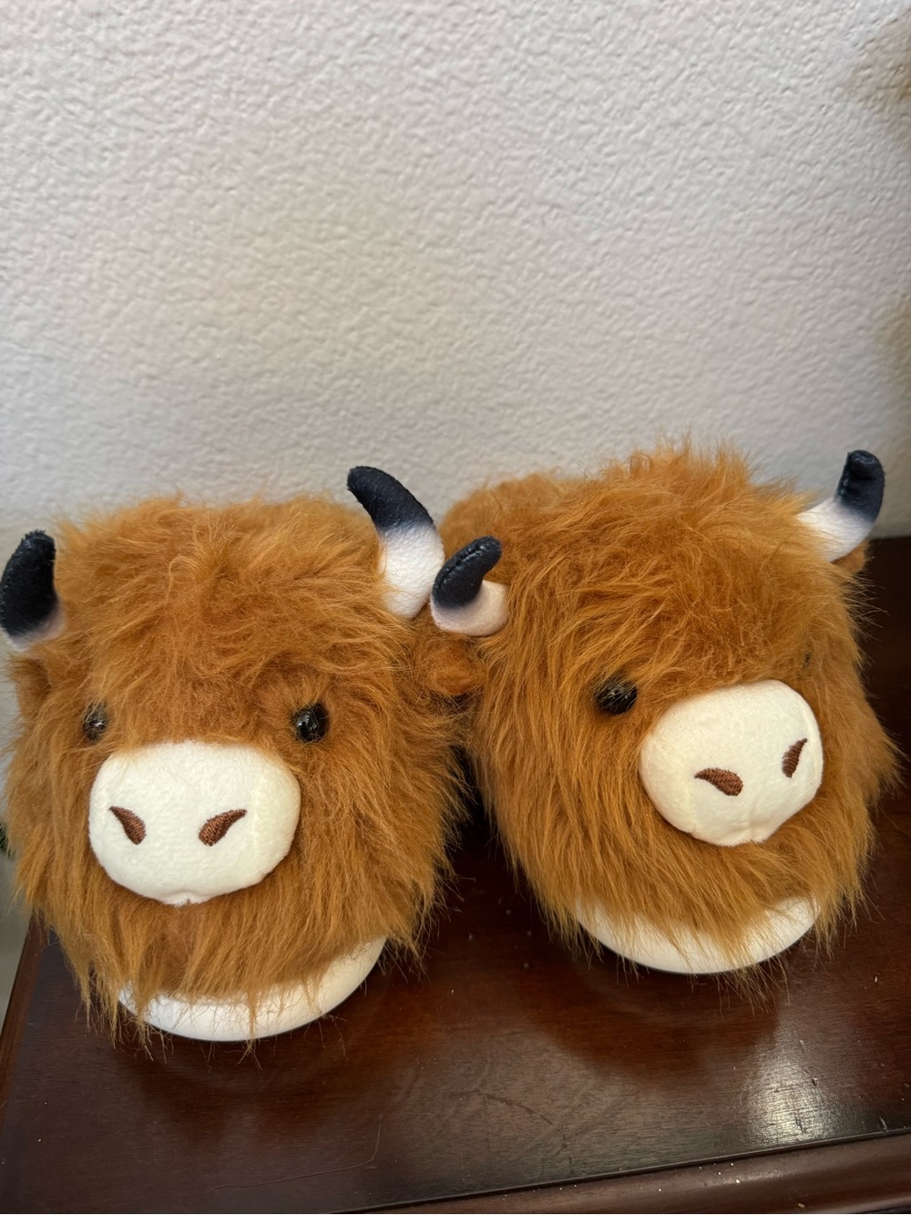 Moon Cake Highland Cow Slippers - women’s 7-8